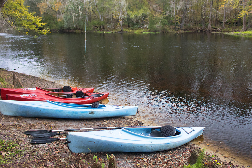 kayaks on the santa fe river