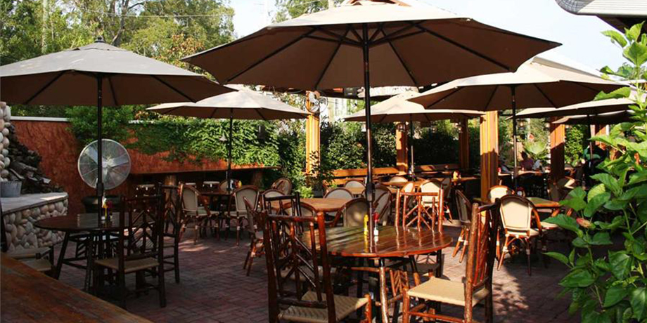 great outdoors restaurant patio