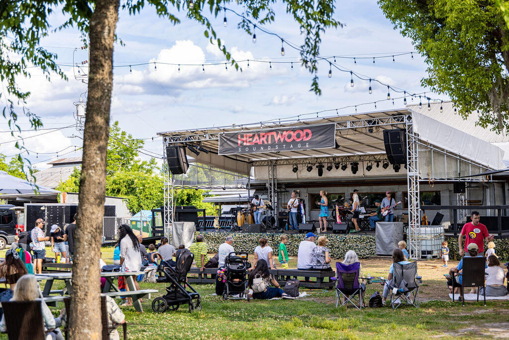 band performing at heartwood soundstage